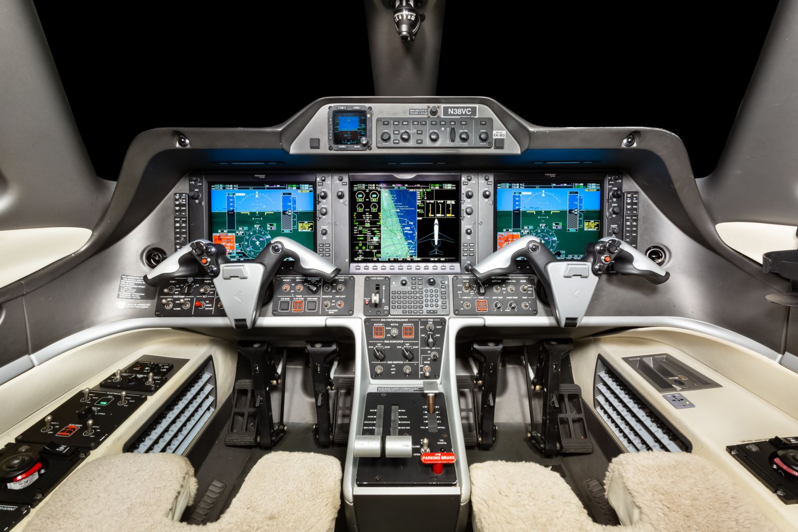 Embraer Phenom 300  S/N 50500038 for sale | gallery image: /userfiles/files/bfp_5251.jpg