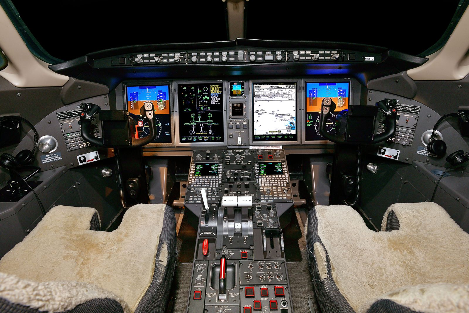 Bombardier CL 300  S/N 20104 for sale | gallery image: /userfiles/files/cpt1_300(2).jpg