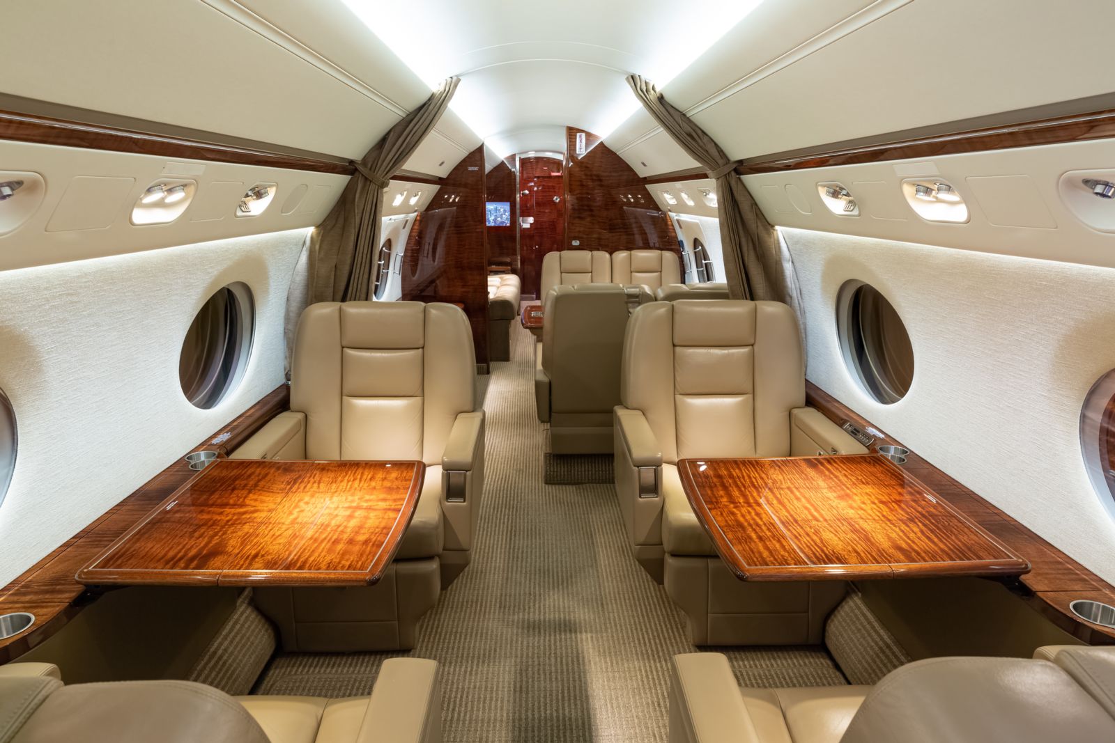 Gulfstream G550  S/N 5456 for sale | gallery image: /userfiles/files/fwd%20aft(1).jpg