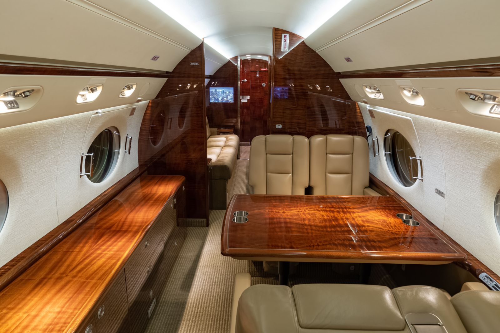 Gulfstream G550  S/N 5456 for sale | gallery image: /userfiles/files/mid%20aft.jpg