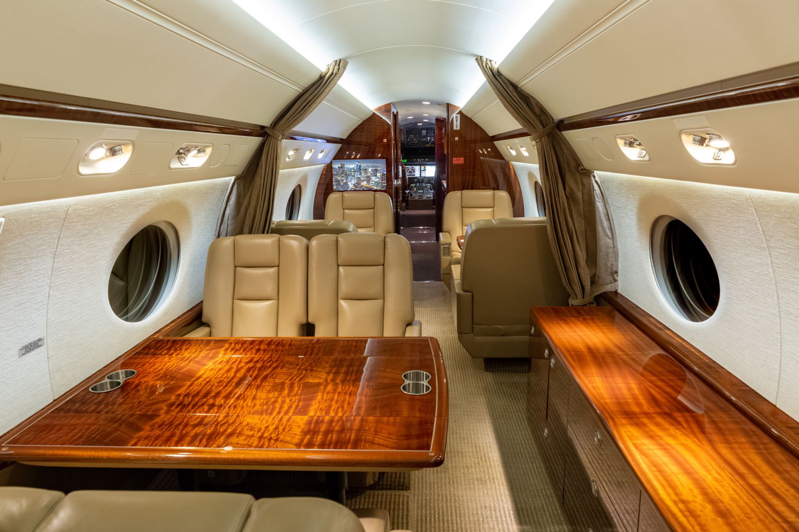 Gulfstream G550  S/N 5456 for sale | gallery image: /userfiles/files/mid%20fwd.jpg