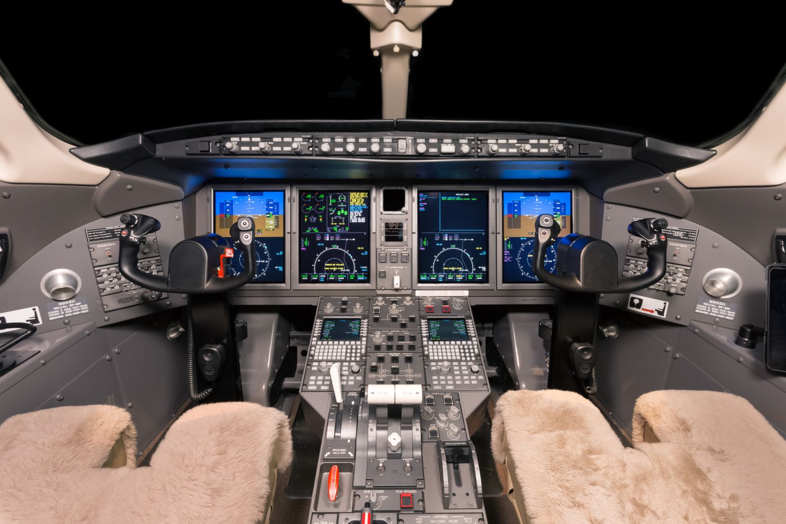 Bombardier CL 300  S/N 20109 for sale | gallery image: /userfiles/images/CL300_sn20109/avionics.jpg