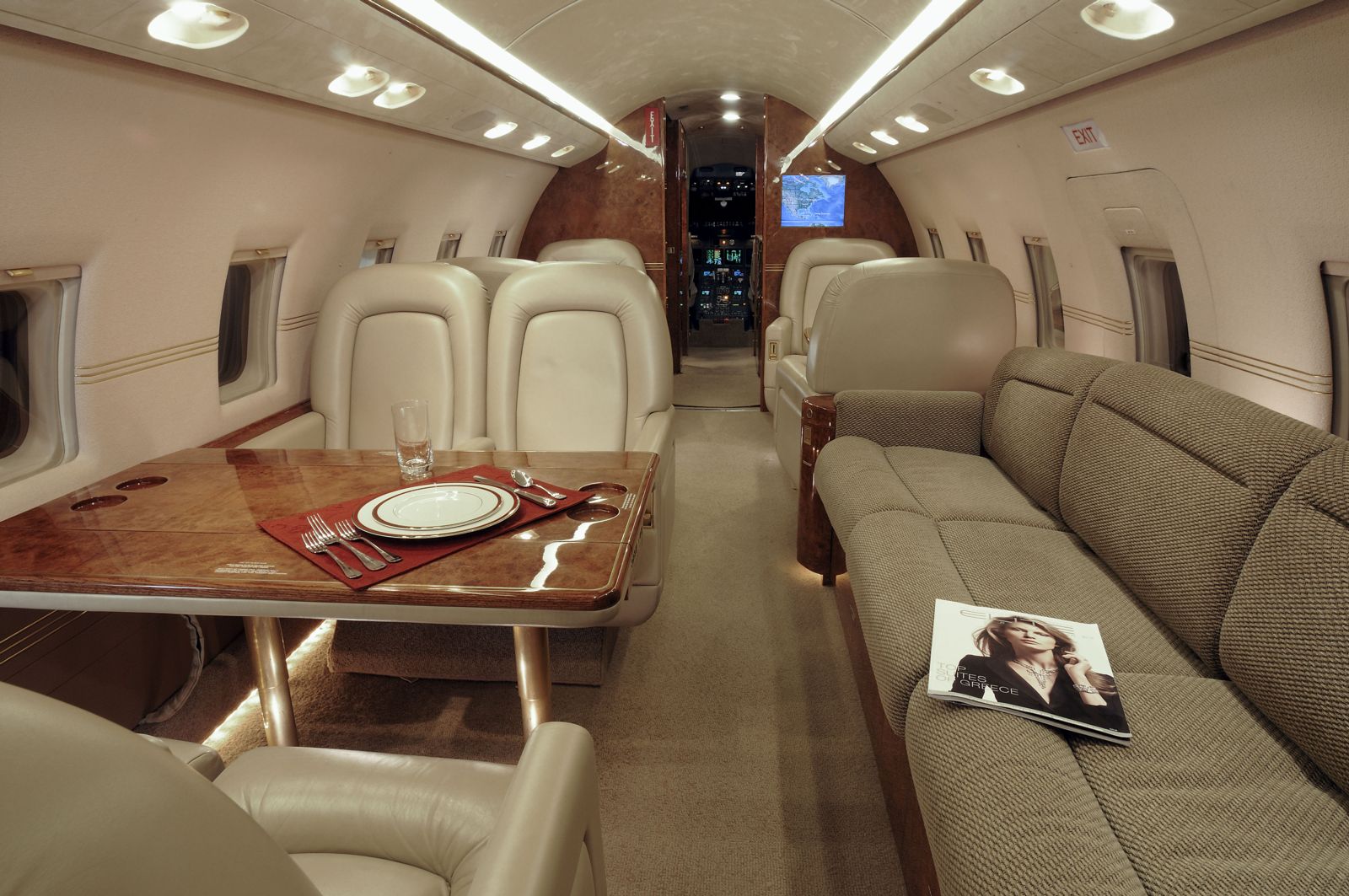 Bombardier CL 604  S/N 5433 for sale | gallery image: /userfiles/images/CL604_sn5433/int5_300.jpg