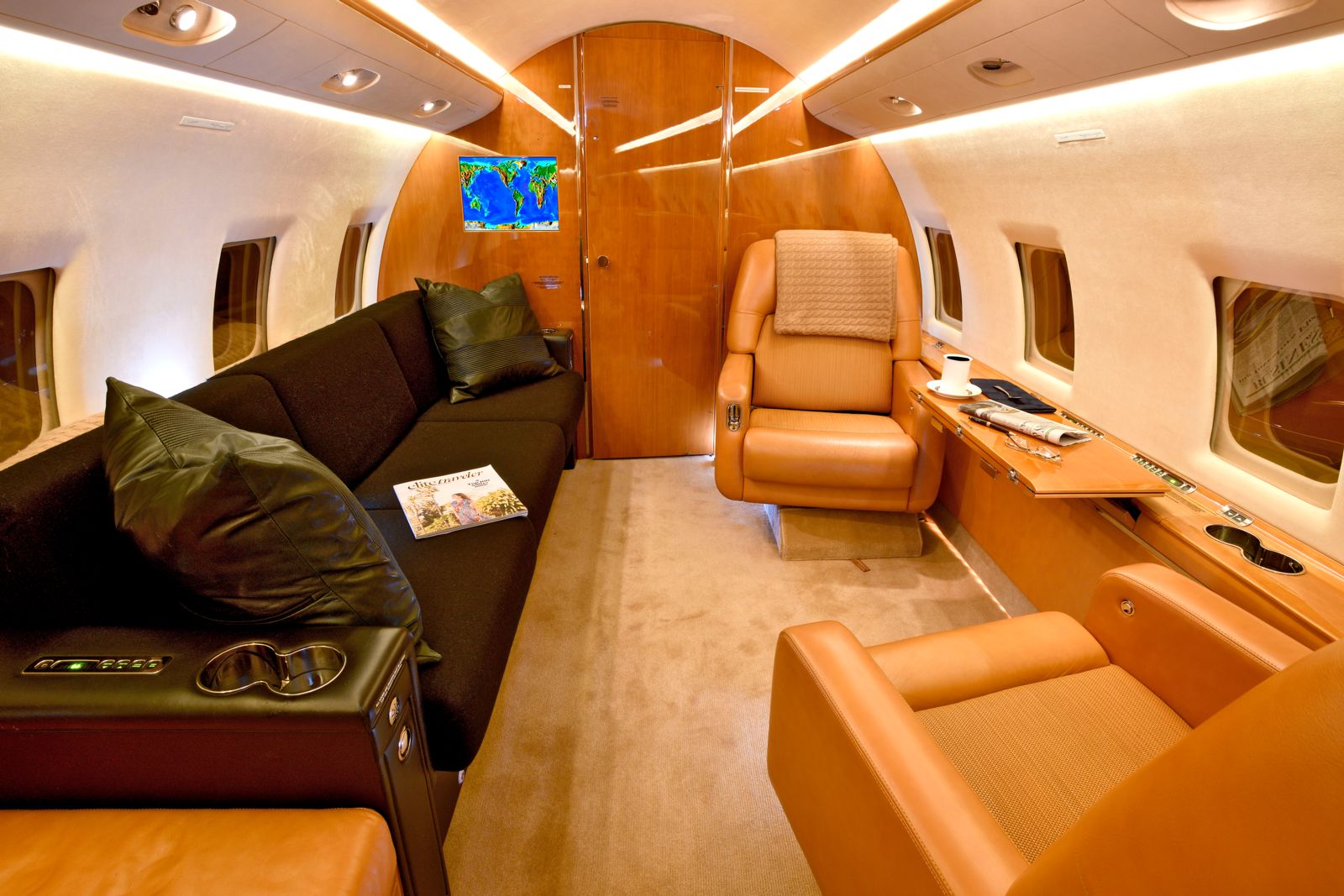 Bombardier CL 604  S/N 5623 for sale | gallery image: /userfiles/images/CL604_sn5623/int6f_300.jpg