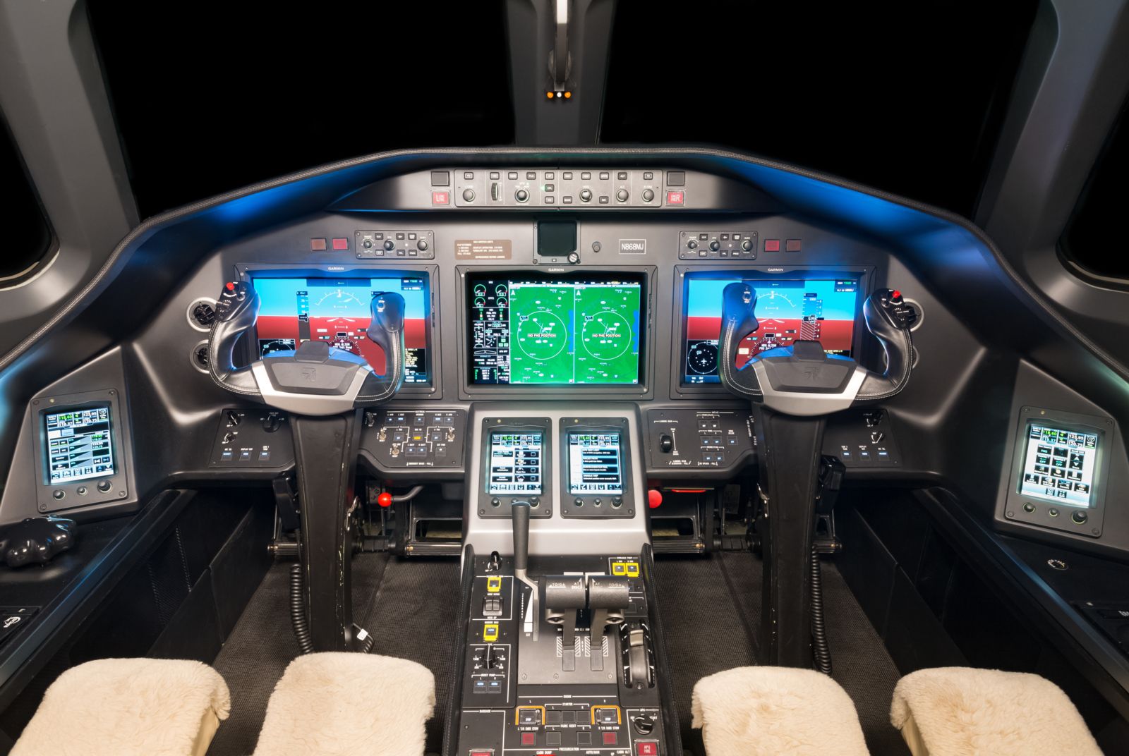 Cessna/Textron Latitude  S/N 22 for sale | gallery image: /userfiles/images/Citation_Latitude_sn22/cockpit.jpg