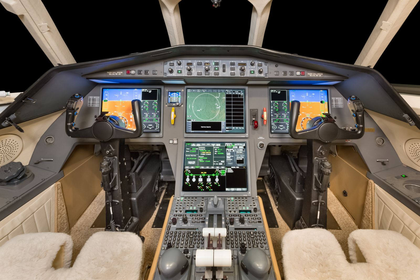 Dassault Falcon 2000EX EASy  S/N 68 for sale | gallery image: /userfiles/images/F2000EXy_sn68/cockpit.jpg