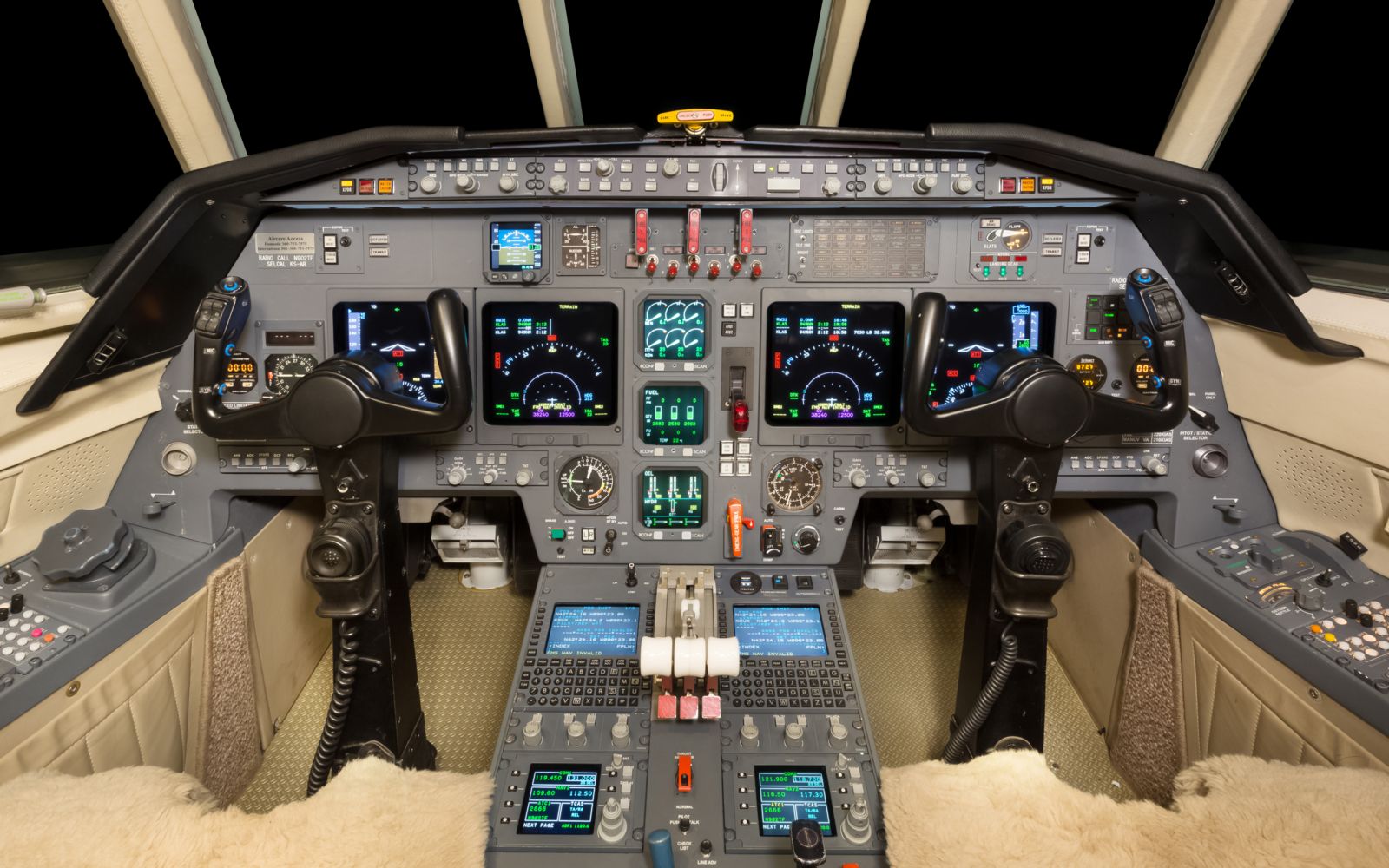 Dassault Falcon 50EX  S/N 285 for sale | gallery image: /userfiles/images/F50EX_sn285/cockpit.jpg