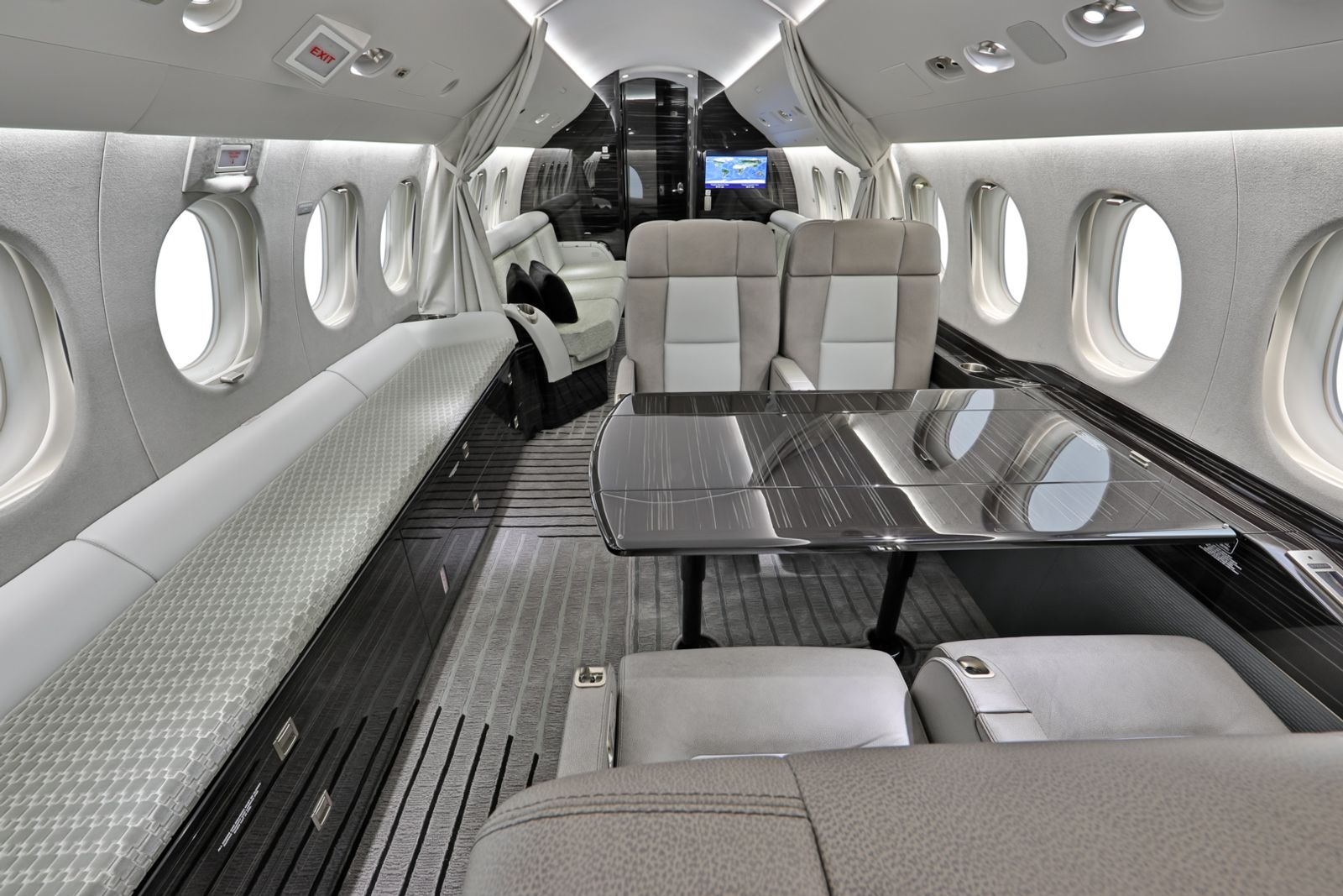 Dassault Falcon 7X  S/N 152 for sale | gallery image: /userfiles/images/F7X_sn152/mid%20aft.jpg