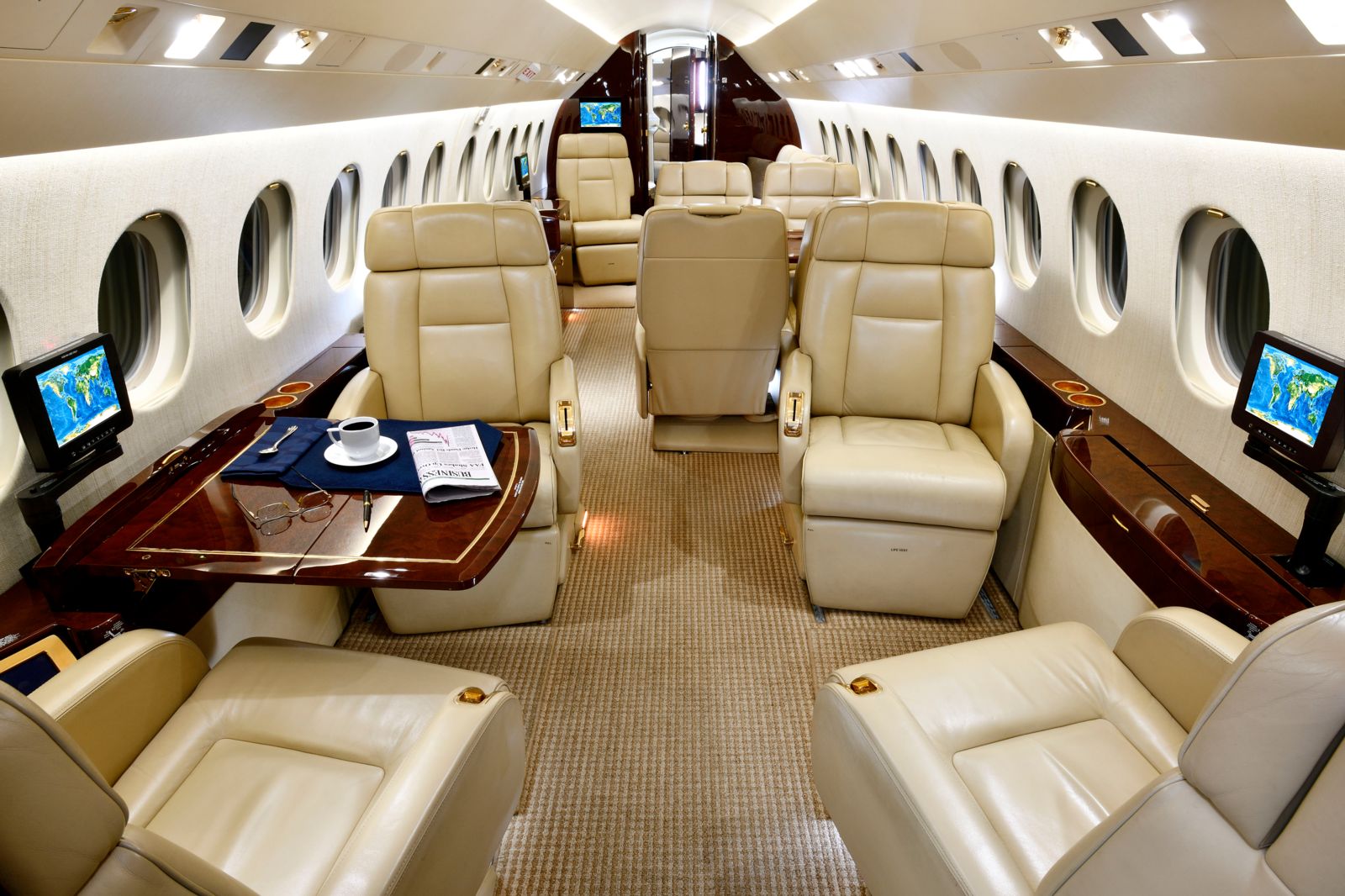Dassault Falcon 900EX EASy  S/N 229 for sale | gallery image: /userfiles/images/F900EXy_sn229/fwd%20aft.jpg