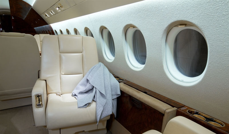 Dassault Falcon 900B  S/N 143 for sale | gallery image: /userfiles/images/Falcon900B_sn143/chair.jpg