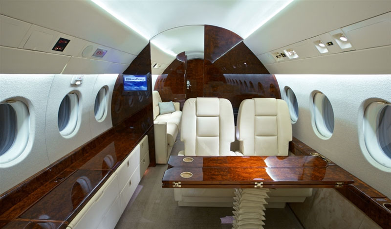 Dassault Falcon 900B  S/N 143 for sale | gallery image: /userfiles/images/Falcon900B_sn143/conf%20table.jpg