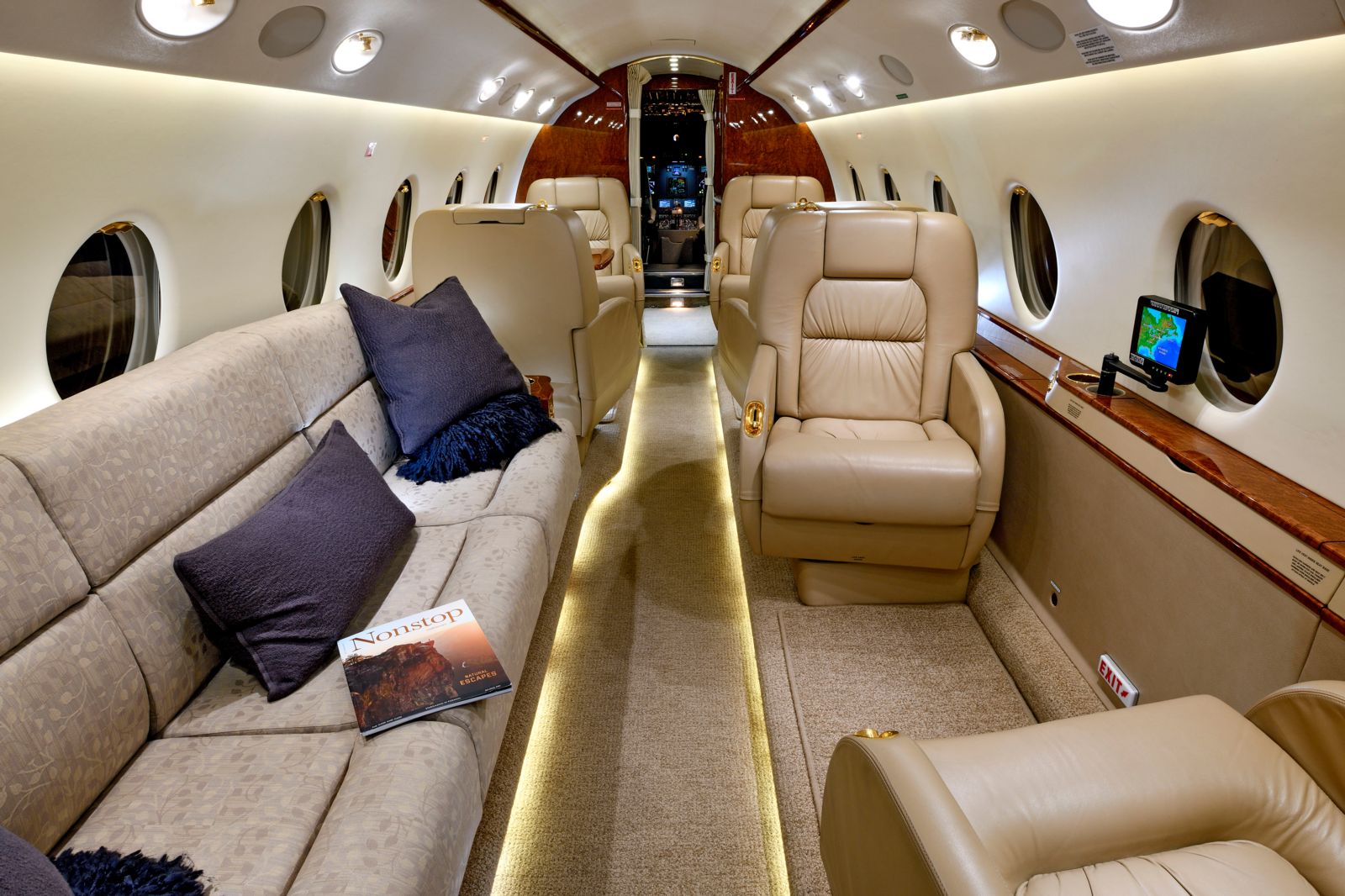 Gulfstream G200  S/N 212 for sale | gallery image: /userfiles/images/G200_SN212/int9_300.jpg