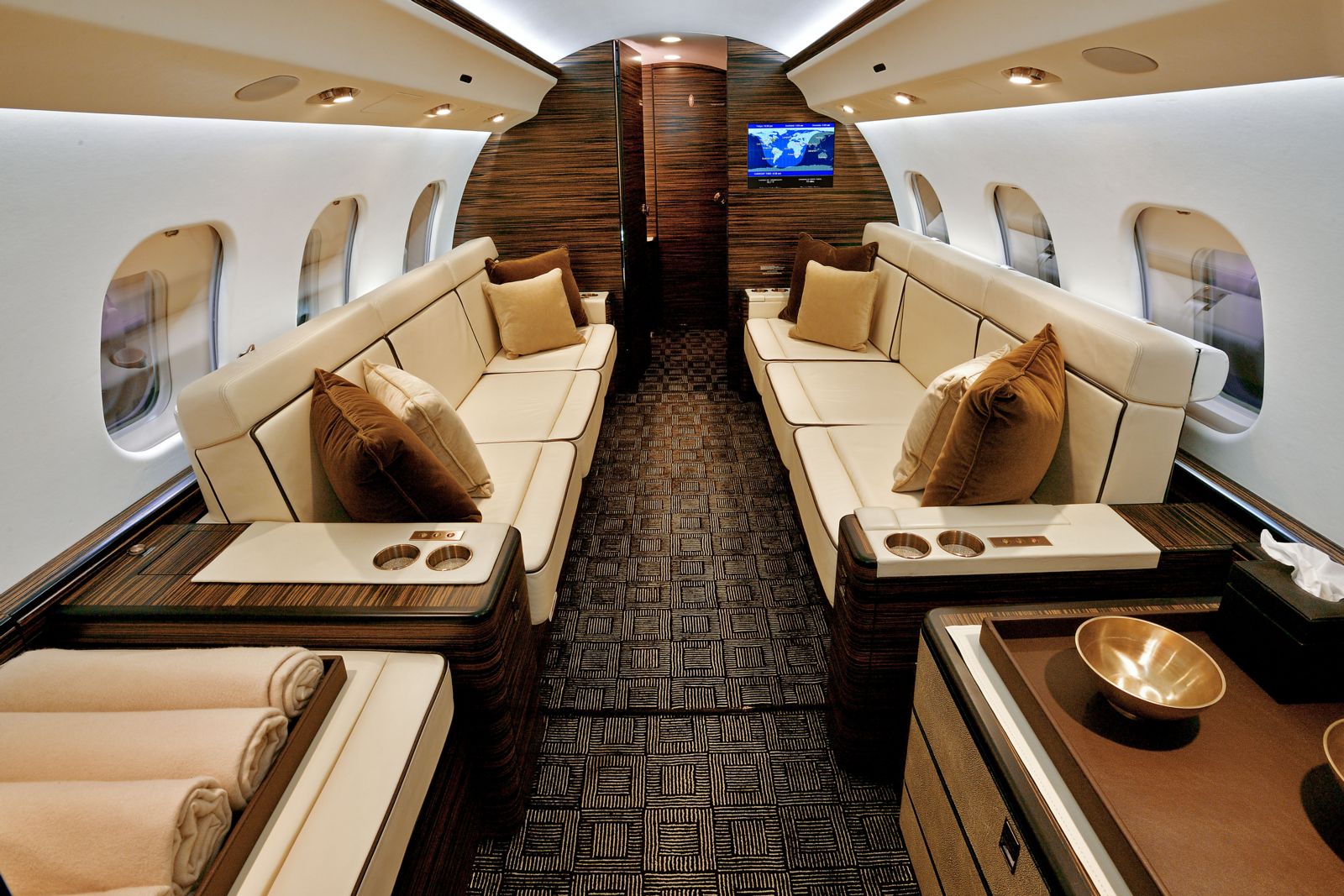 Bombardier Global Express XRS gallery image /userfiles/images/Global%20XRS_sn9185/int10f_300.jpg