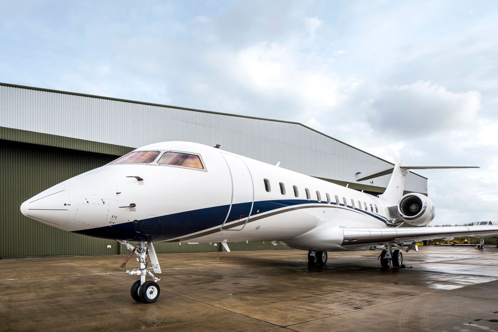 Bombardier Global Express S/N 9049 for sale | feature image