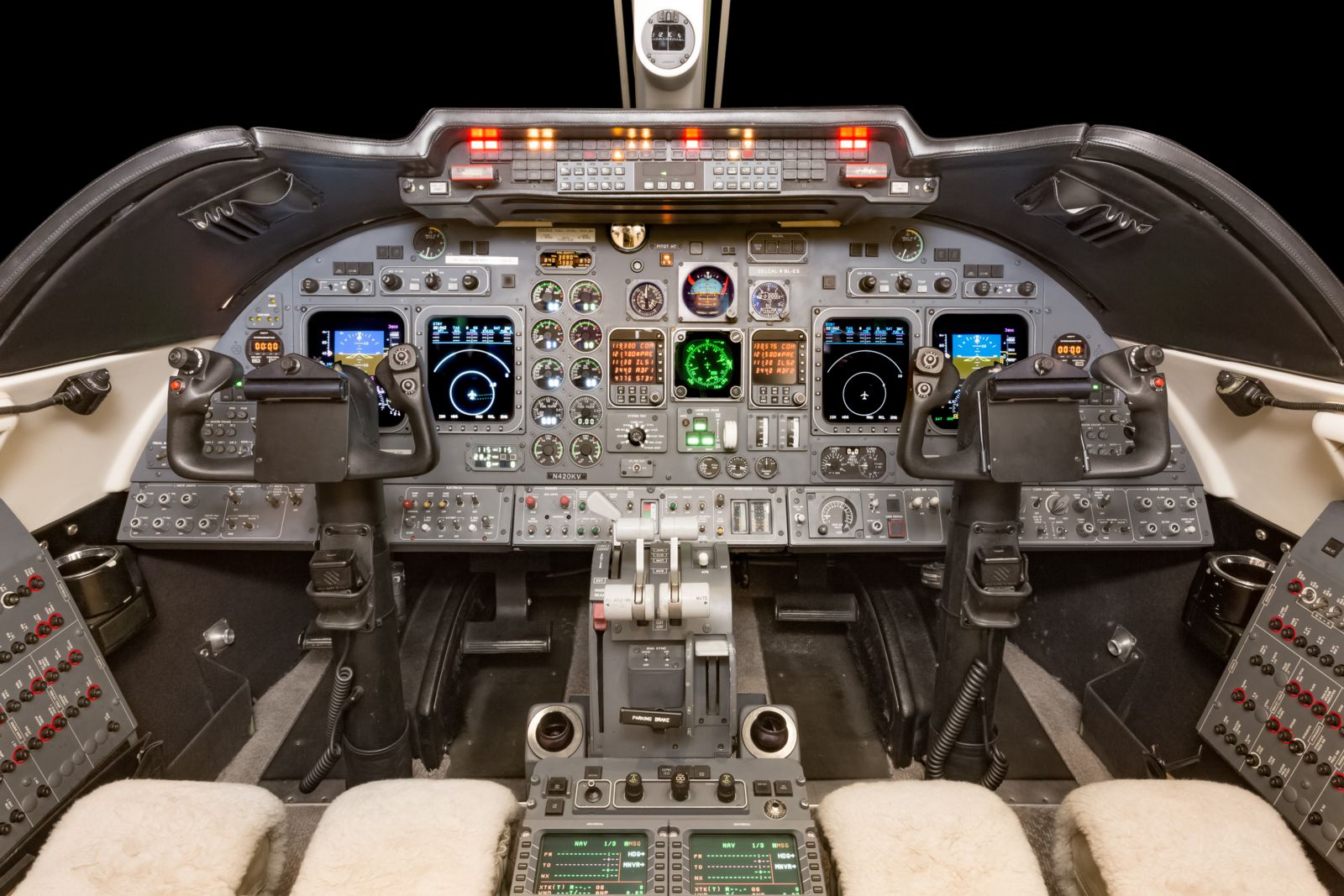 Bombardier Learjet 60  S/N 60-197 for sale | gallery image: /userfiles/images/Lear60_sn197/cockpit.jpg