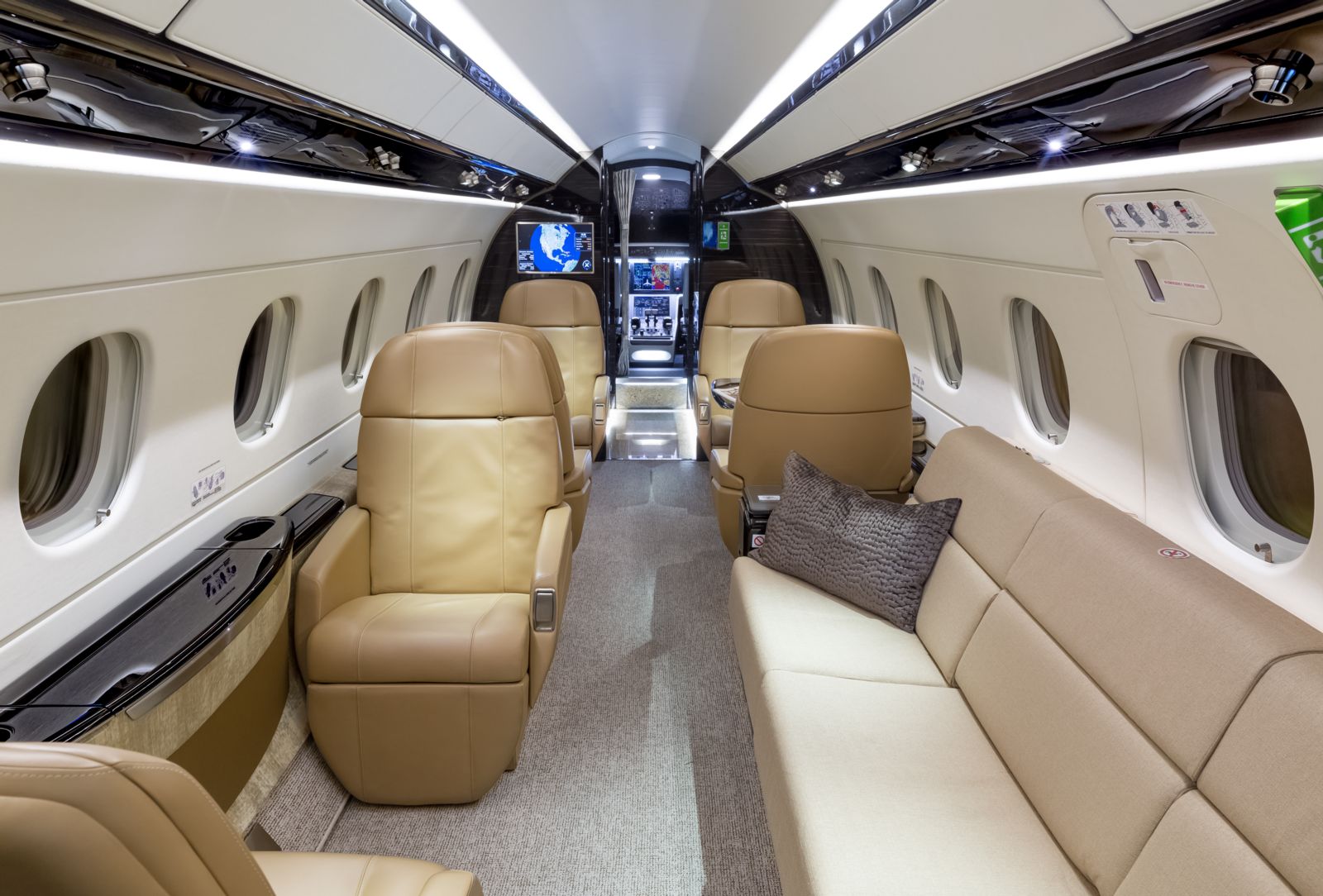 Embraer Legacy 500  S/N 55000049 for sale | gallery image: /userfiles/images/Legacy500_sn49/aft%20fwd.jpg