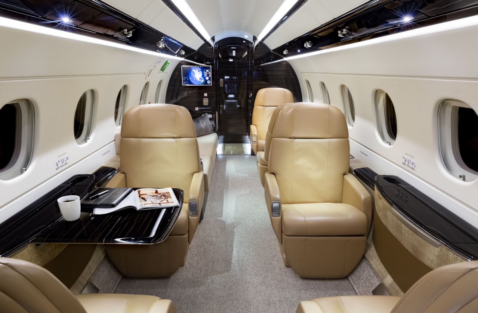 Embraer Legacy 500  S/N 55000049 for sale | gallery image: /userfiles/images/Legacy500_sn49/fwd%20aft%201%20.jpg