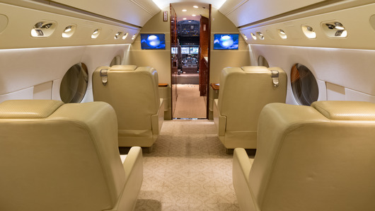 Gulfstream G550  S/N 5121 for sale | gallery image: /userfiles/images/aircraft-listing/G550_sn5121/fwd%20fwd.jpg