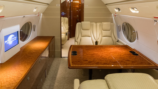 Gulfstream G550  S/N 5121 for sale | gallery image: /userfiles/images/aircraft-listing/G550_sn5121/mid%20aft%201.jpg