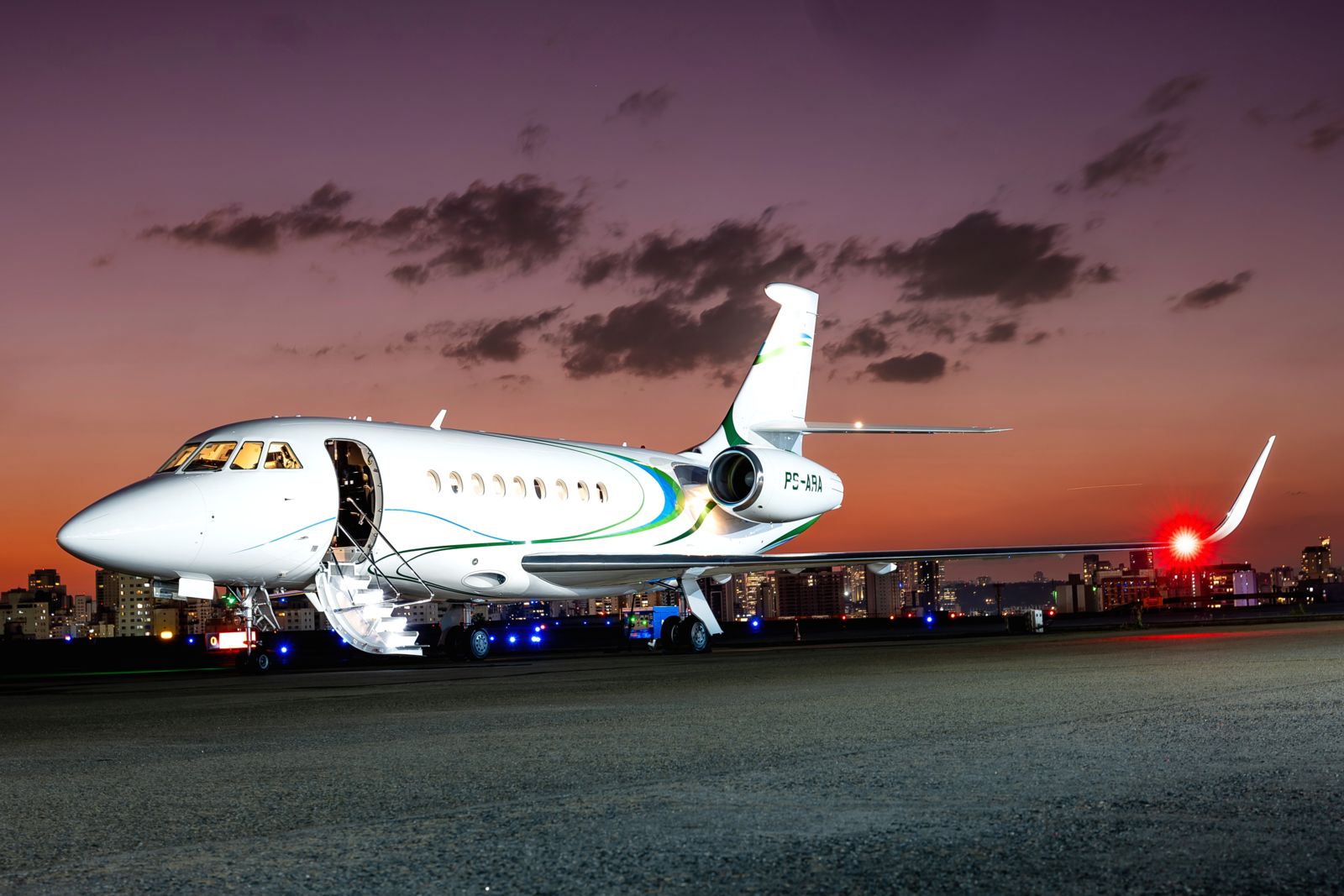 Dassault Falcon 2000LXS S/N 370 for sale | feature image