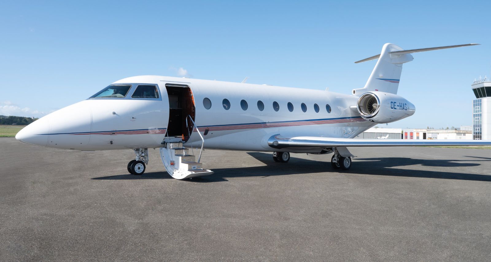 Gulfstream G280  S/N 2039 for sale | gallery image: /hal/userfiles/images/listing-images/38979/2039a.jpg