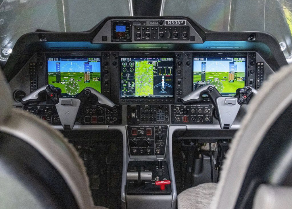 Embraer Phenom 100-100E-100EV-100EX  S/N 50000313 for sale | gallery image: /hal/userfiles/images/listing-images/47863/000078.png