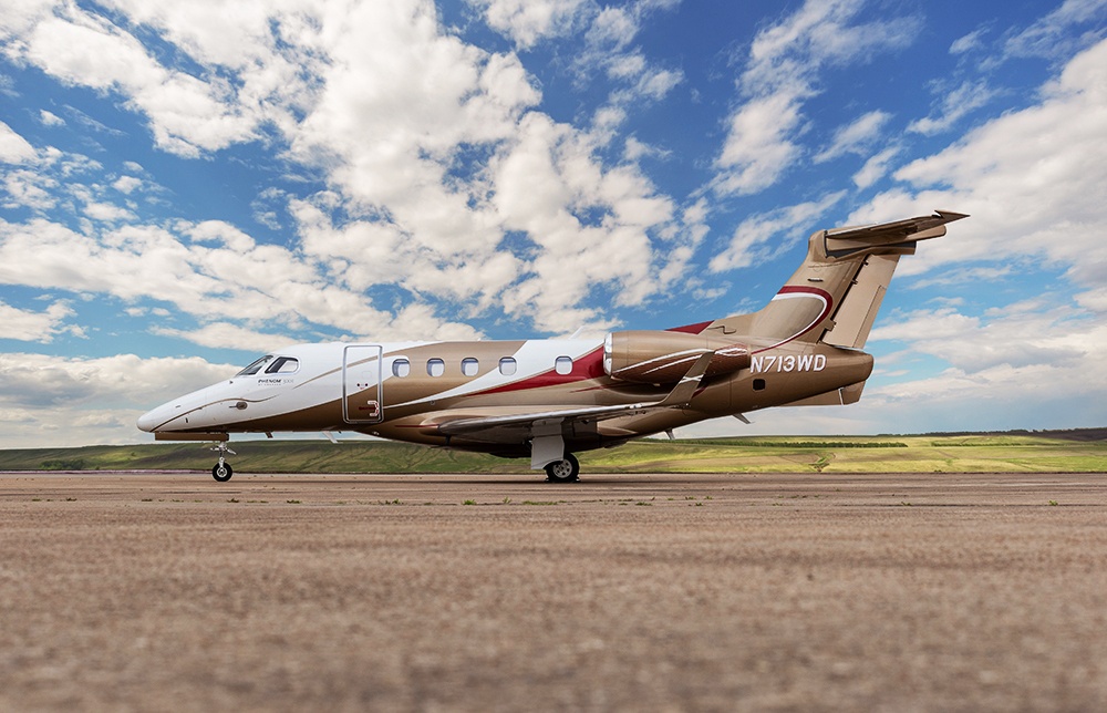 Embraer Phenom 300-300E  S/N 50500458 for sale | gallery image: /hal/userfiles/images/listing-images/47918/227421-0-774473.jpg