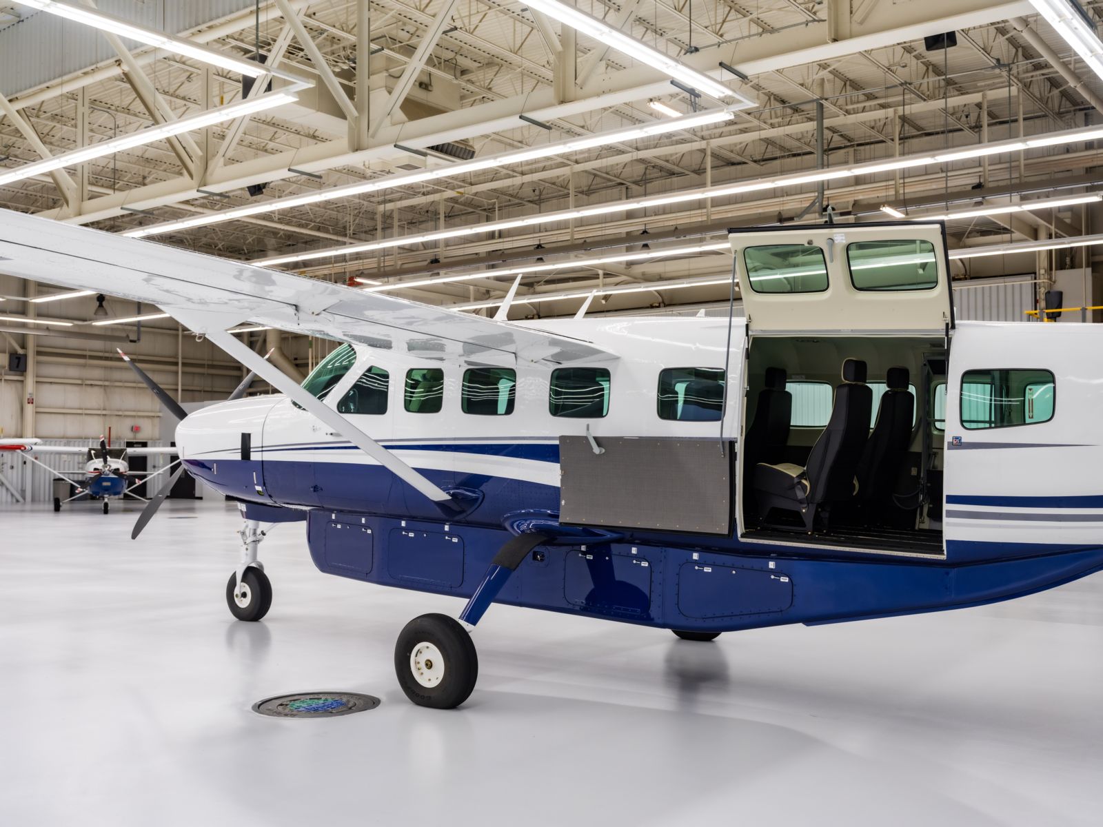 Cessna/Textron Caravan 208B  S/N 208B5907 for sale | gallery image: /hal/userfiles/images/listing-images/48383/dlzf_0020.jpg