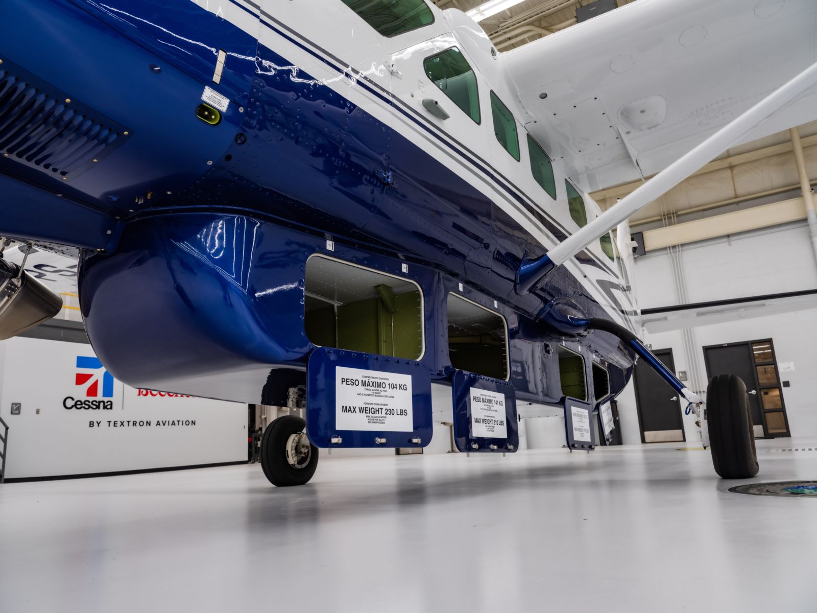 Cessna/Textron Caravan 208B  S/N 208B5907 for sale | gallery image: /hal/userfiles/images/listing-images/48383/dlzf_0022.jpg