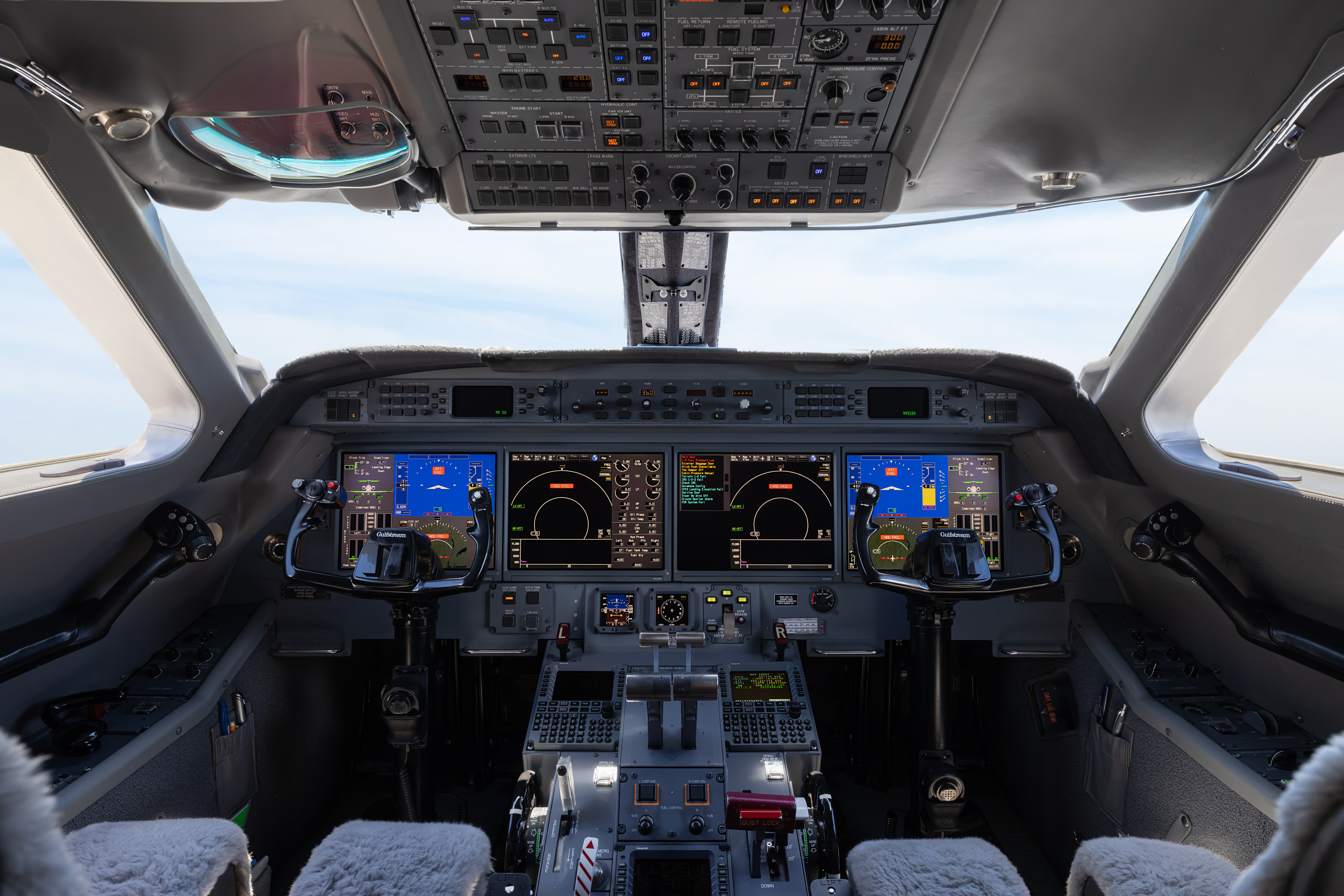 Gulfstream G550  S/N  for sale | gallery image: /hal/userfiles/images/listing-images/49211/N451GV-G550-3.jpg