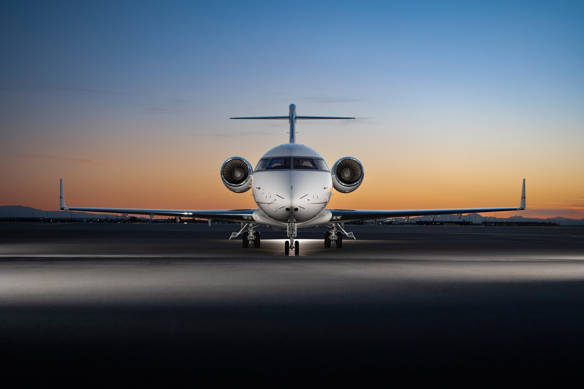 Bombardier CL 650  S/N  for sale | gallery image: /hal/userfiles/images/listing-images/49874/02_CL650_6113_S-Dusk.jpg