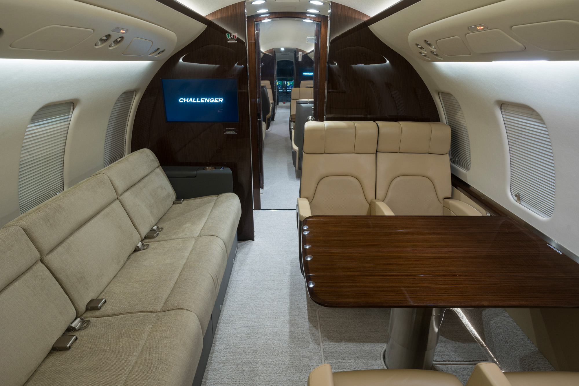 Bombardier CL 650  S/N  for sale | gallery image: /hal/userfiles/images/listing-images/49874/16_CL650_SN6113_INT2_022-_2k.jpg