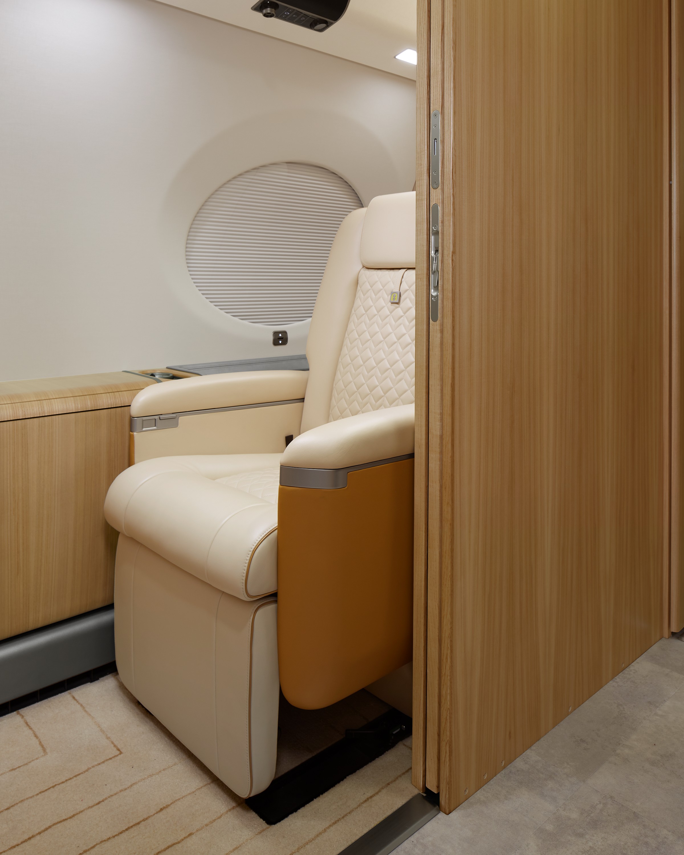 Gulfstream G650  S/N  for sale | gallery image: /hal/userfiles/images/listing-images/49972/g650_sn6515_fg_003.jpg