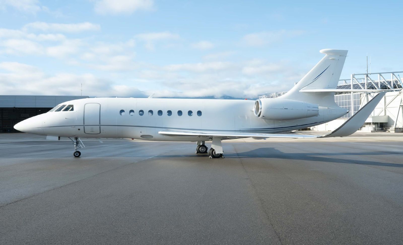 Dassault Falcon 2000LX S/N 256 for sale | feature image