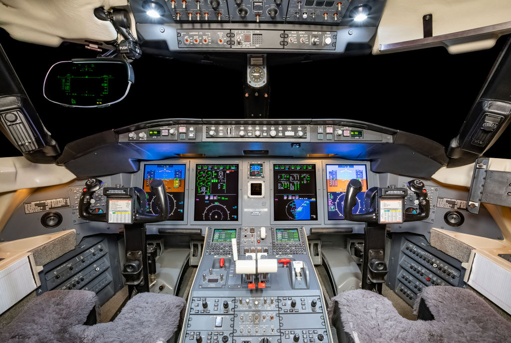 Bombardier CL 605  S/N 5910 for sale | gallery image: /userfiles/files/BFP_7879.jpg