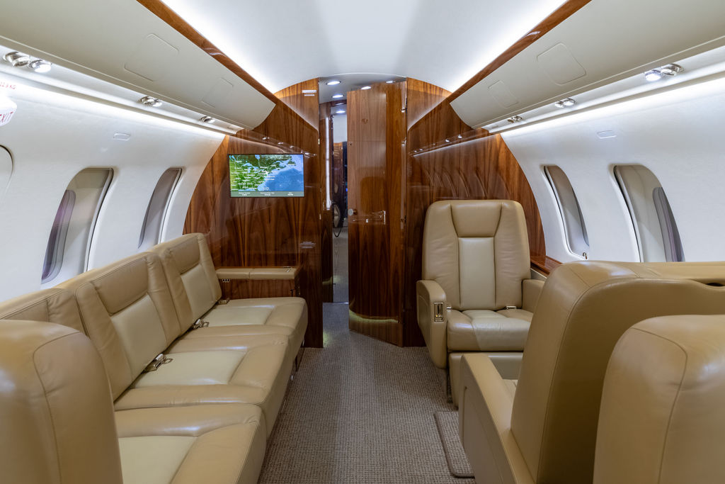 Bombardier CL 605  S/N 5910 for sale | gallery image: /userfiles/files/BFP_8080.jpg