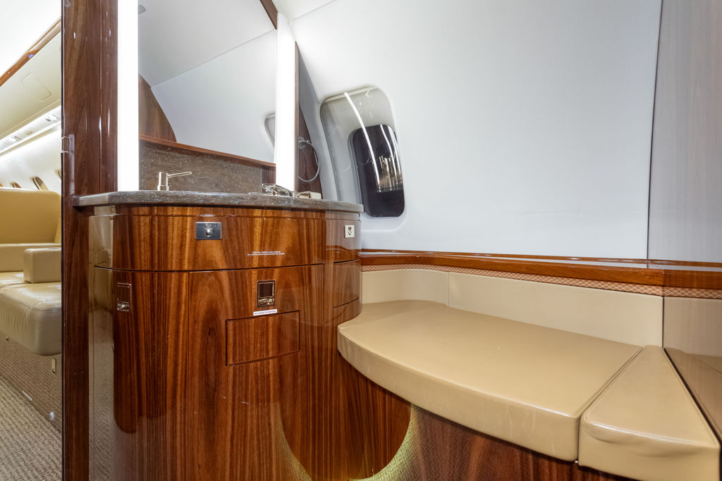 Bombardier CL 605  S/N 5910 for sale | gallery image: /userfiles/files/BFP_8227.jpg