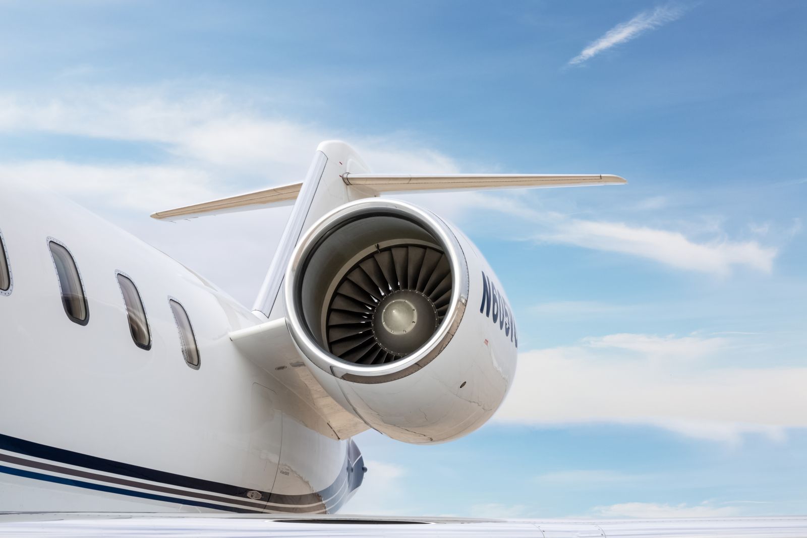 Bombardier CL 605  S/N 5905 for sale | gallery image: /userfiles/files/CL%20605%205905/bfp_8092.jpg