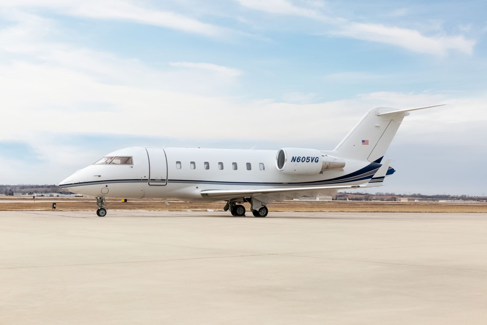 Bombardier CL 605 S/N 5905 for sale | feature image