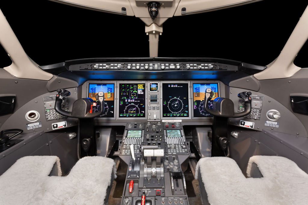 Bombardier CL 300  S/N 20147 for sale | gallery image: /userfiles/files/Challenger%20300%20SN%2020147/BFP_8565.jpg