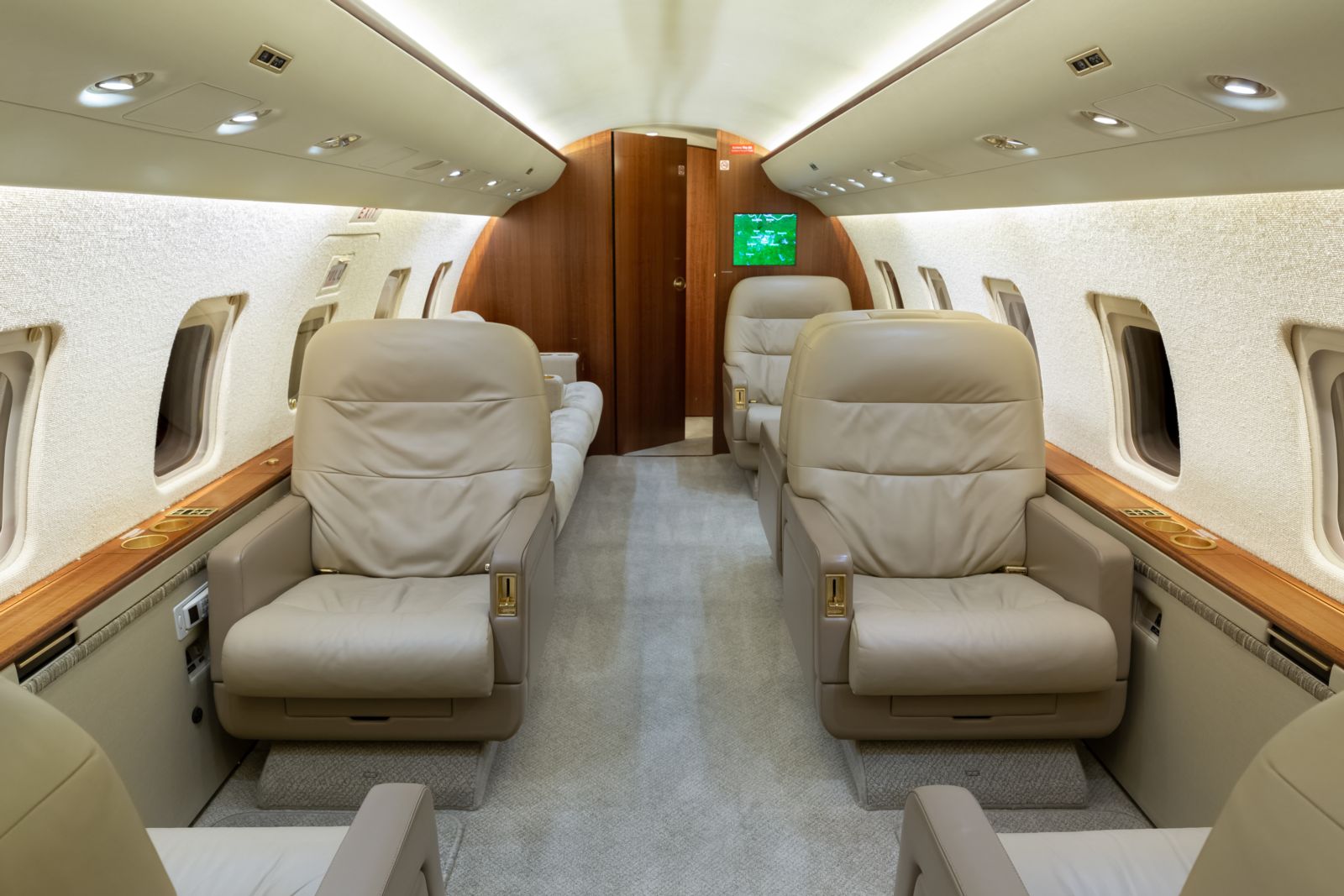 Bombardier CL 604  S/N 5551 for sale | gallery image: /userfiles/files/bfp_0653.jpg