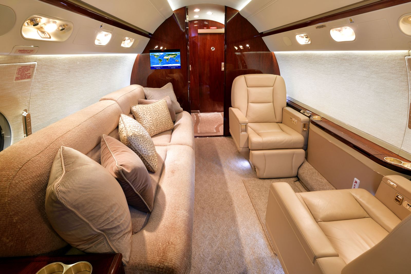 Gulfstream G550  S/N 5375 for sale | gallery image: /userfiles/files/int10b_300.jpg