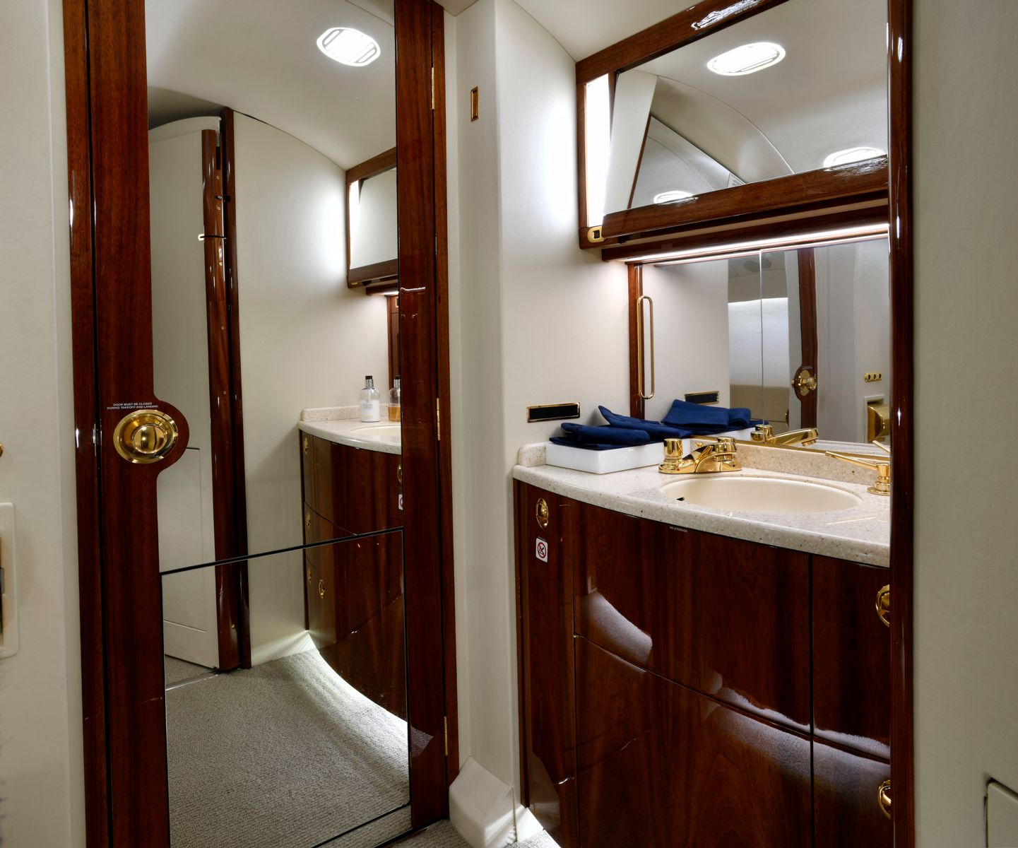 Dassault Falcon 2000EX  S/N 12 for sale | gallery image: /userfiles/files/int9_300.jpg