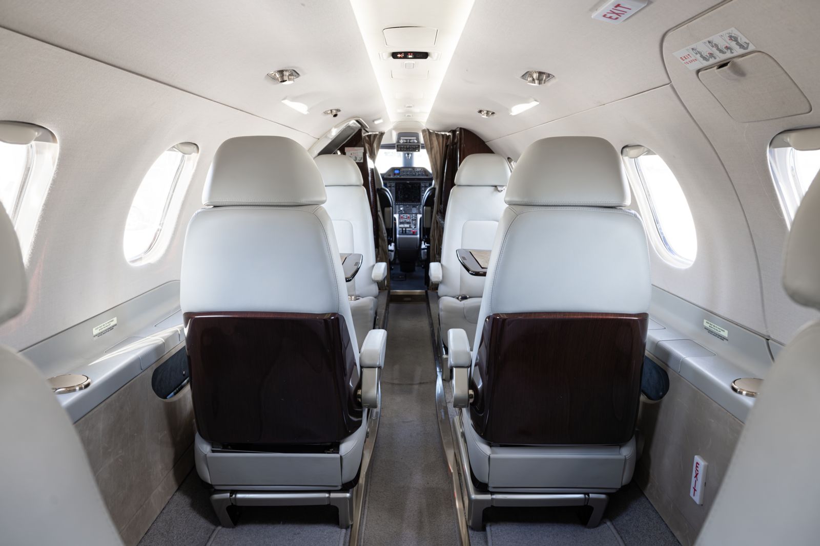 Embraer Phenom 300-300E  S/N 50500197 for sale | gallery image: /userfiles/files/n31ss-p300-8.jpg