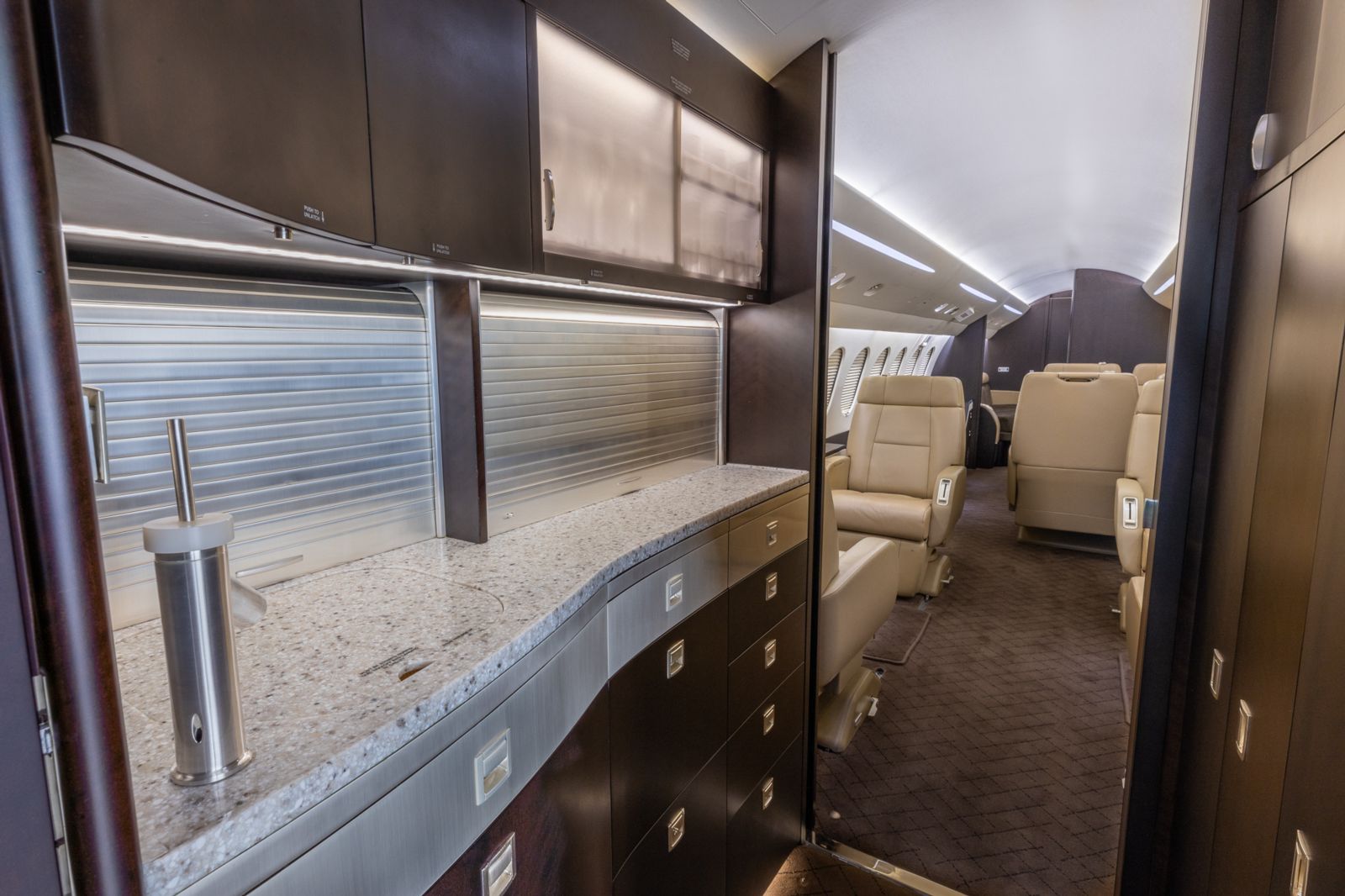 Dassault Falcon 7X  S/N 206 for sale | gallery image: /userfiles/files/n559am-webres-26.jpg