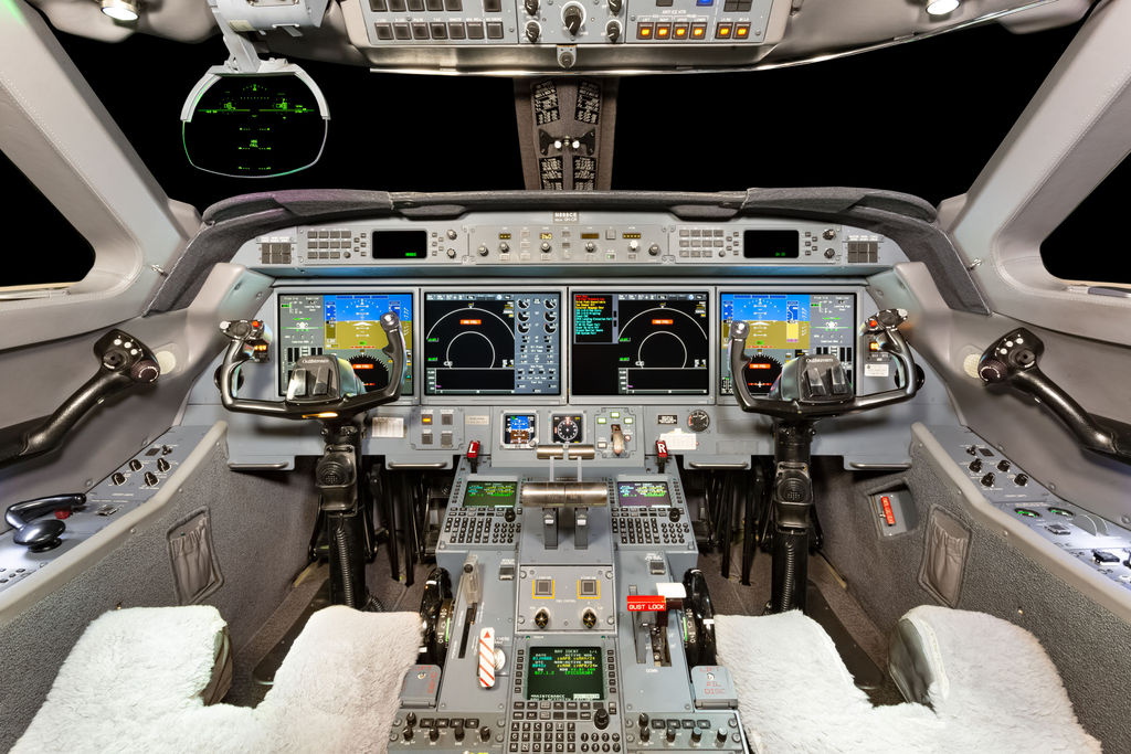 Gulfstream G550  S/N 5230 for sale | gallery image: /userfiles/files/specifications/Global_5000/BFP_6225.jpg