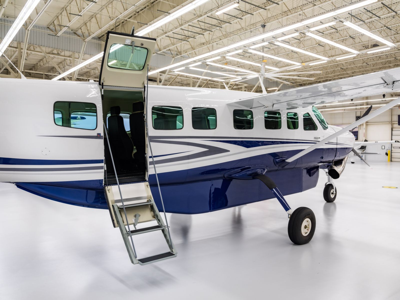 Cessna/Textron Caravan 208B  S/N 208B5907 for sale | gallery image: /userfiles/files/specifications/Grand%20Caravan/5907/dlzf_0018.jpg