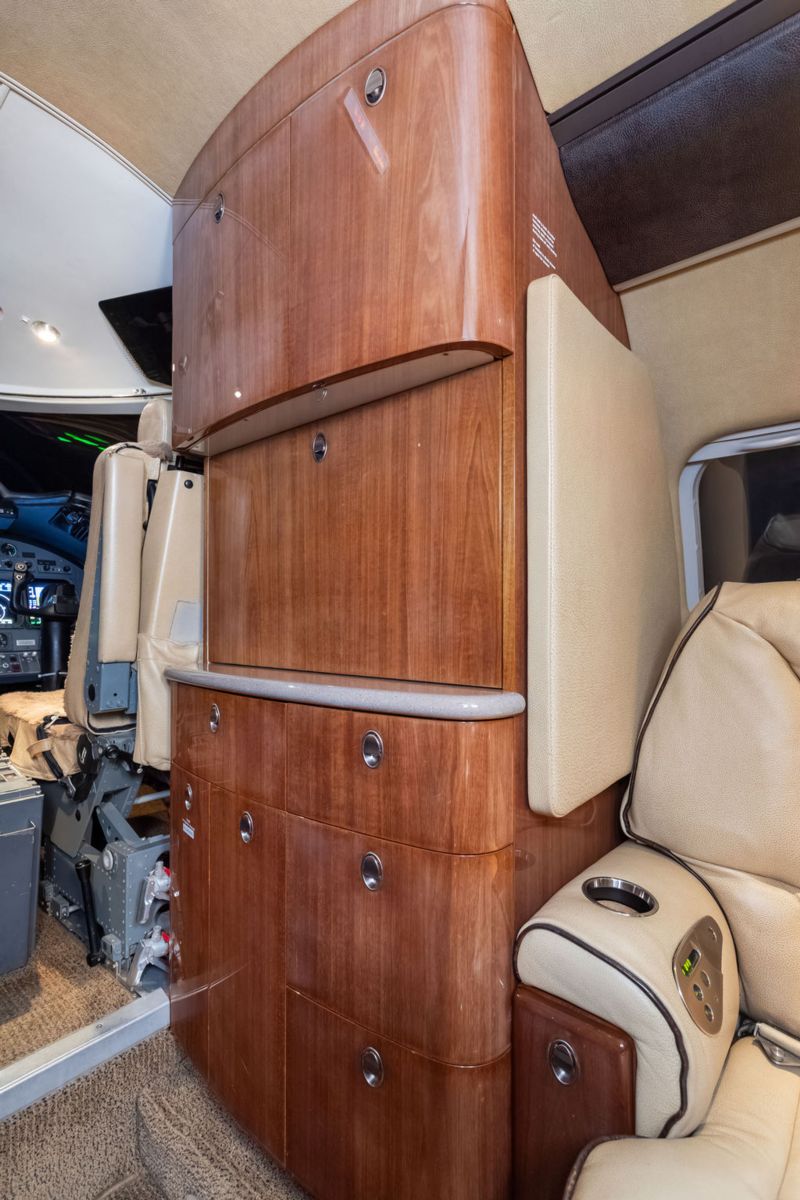 Bombardier Learjet 60  S/N 60-233 for sale | gallery image: /userfiles/files/specifications/Lear%2060/233/3.jpg