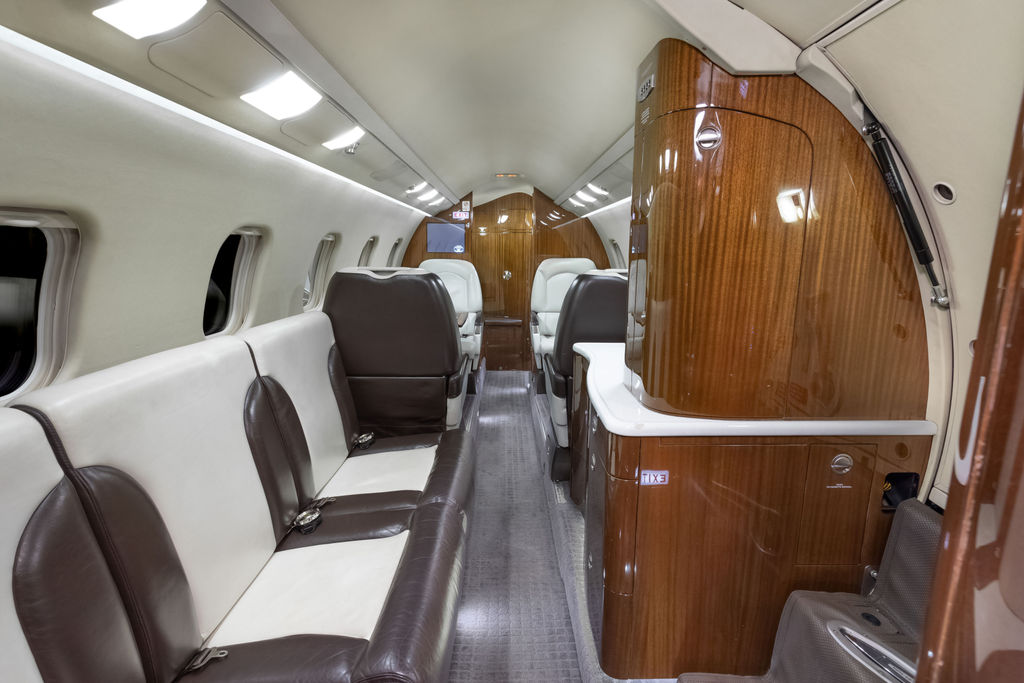Bombardier Learjet 60XR  S/N 319 for sale | gallery image: /userfiles/files/specifications/Lear60XR/319/3.jpg