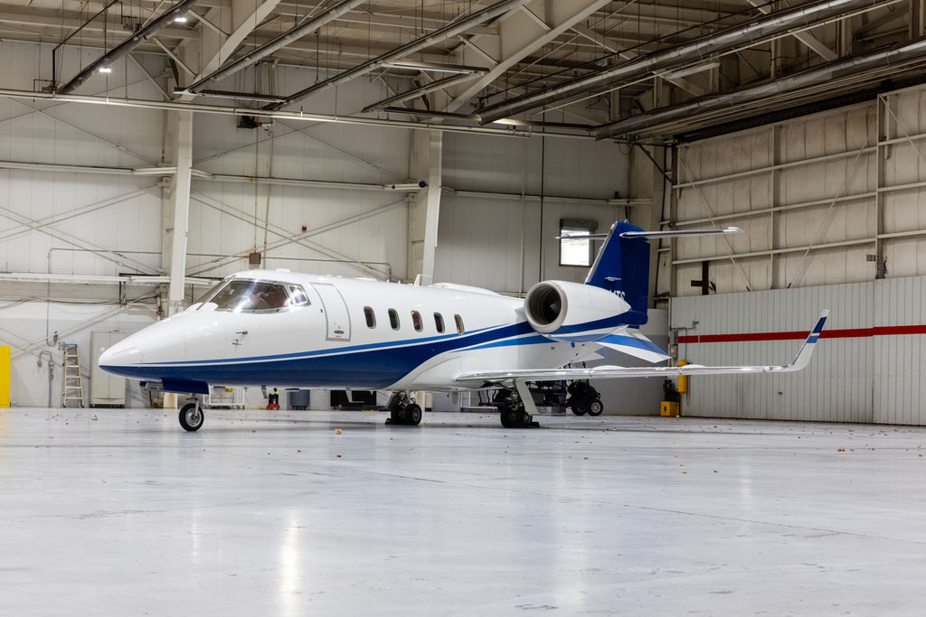 Bombardier Learjet 60XR  S/N 319 for sale | gallery image: /userfiles/files/specifications/Lear60XR/319/6.jpg